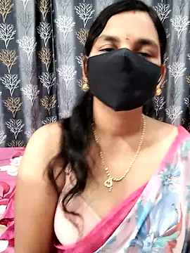 Snapshot of Lalitha-1995 chatting on July 10, 5:51 am Lalitha-1995 online show from July 10, 5:51 am