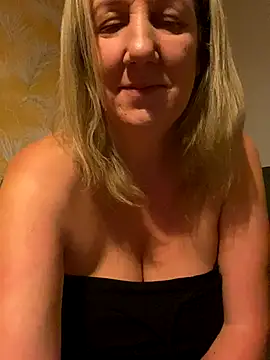 Snapshot of X-Victoria-X chatting on September 20, 3:55 am X-Victoria-X online show from September 20, 3:55 am