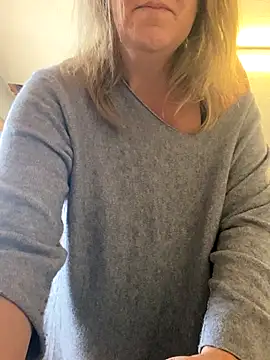 Snapshot of X-Victoria-X chatting on October 4, 3:57 pm X-Victoria-X online show from October 4, 3:57 pm