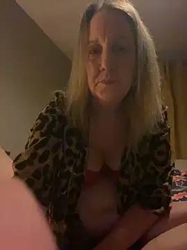 Snapshot of X-Victoria-X chatting on October 10, 11:05 pm X-Victoria-X online show from October 10, 11:05 pm