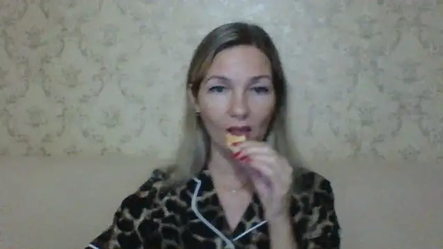 sweetriki online show from October 31, 5:31 pm