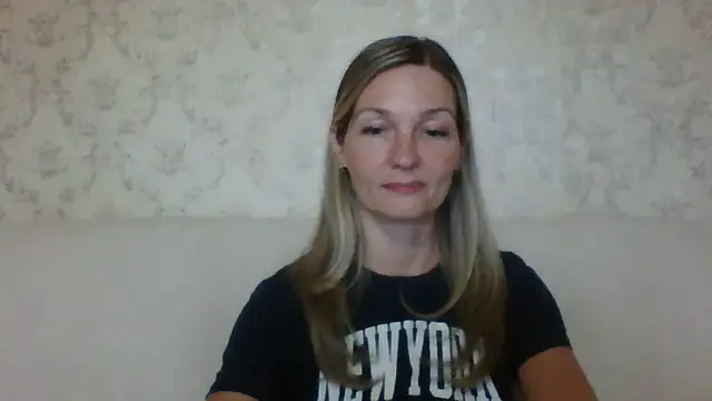 Snapshot of sweetriki chatting on June 17, 5:34 pm sweetriki online show from June 17, 5:34 pm