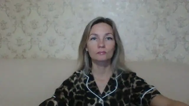 sweetriki online show from October 26, 1:55 pm