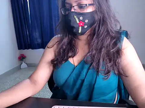 Snapshot of Anjalistar chatting on November 3, 3:34 am Anjalistar online show from November 3, 3:34 am