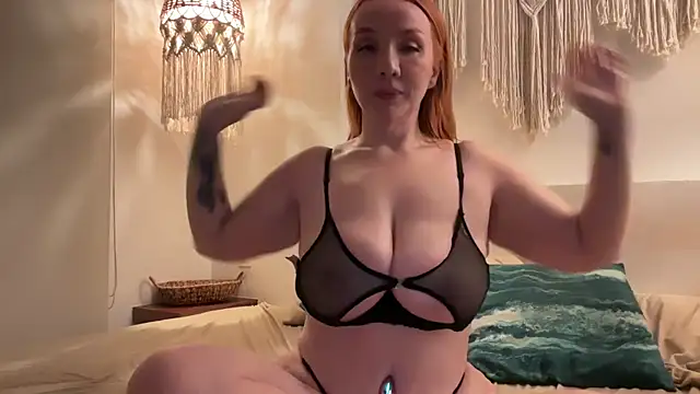 MarlaRed online show from March 3, 4:52 am