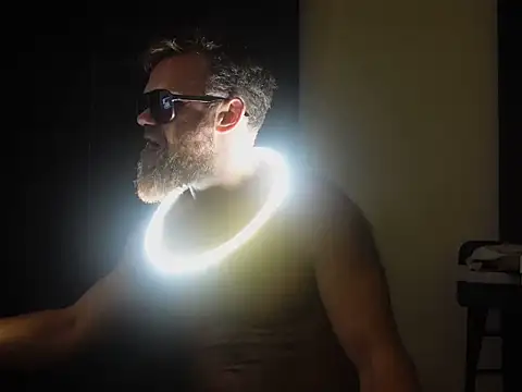 Stewart Barnz online show from April 25, 2:47 am