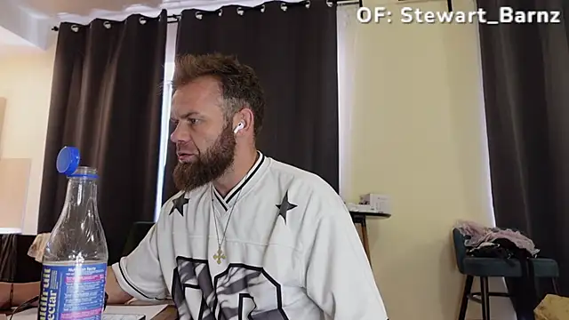 Stewart Barnz online show from May 5, 9:45 am
