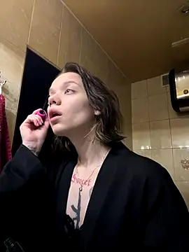 Snapshot of enchanting_chloe chatting on October 10, 5:47 pm enchanting chloe online show from October 10, 5:47 pm