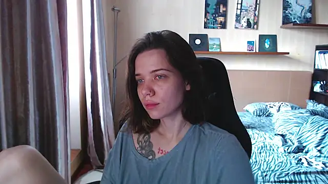 enchanting chloe online show from December 4, 9:52 am