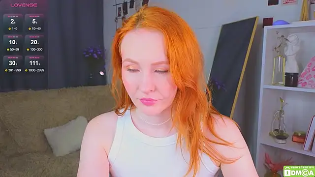 Snapshot of JoyceJones chatting on September 29, 7:19 pm JoyceJones online show from September 29, 7:19 pm