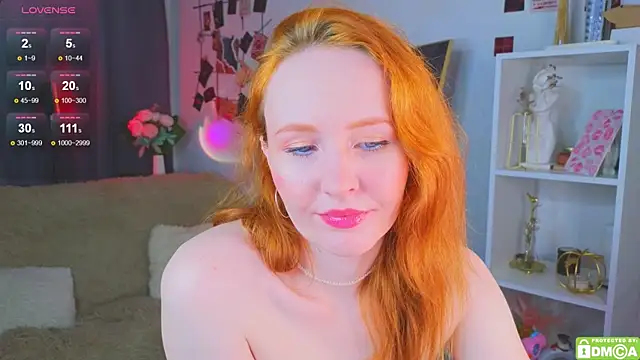 JoyceJones online show from October 26, 7:14 pm