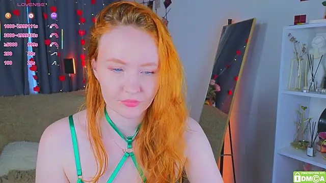 JoyceJones online show from June 22, 11:02 pm