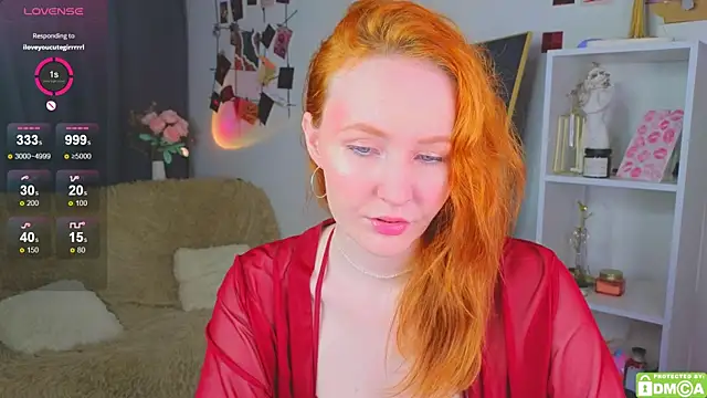 Snapshot of JoyceJones chatting on October 17, 8:10 pm JoyceJones online show from October 17, 8:10 pm