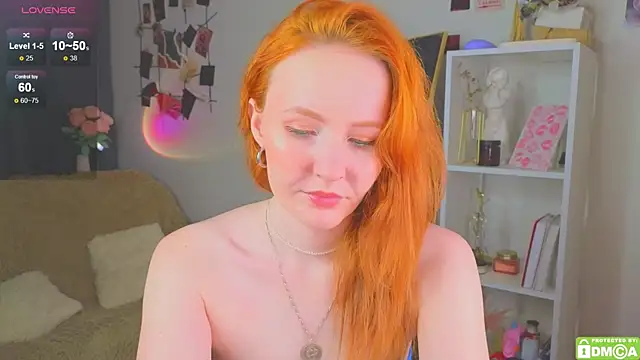 Snapshot of JoyceJones chatting on October 7, 7:15 pm JoyceJones online show from October 7, 7:15 pm