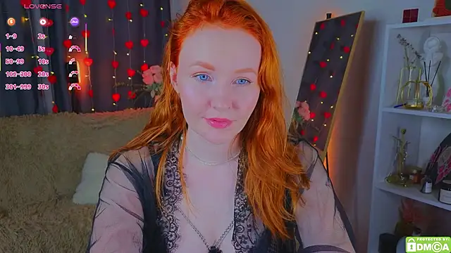 JoyceJones online show from February 18, 8:27 pm