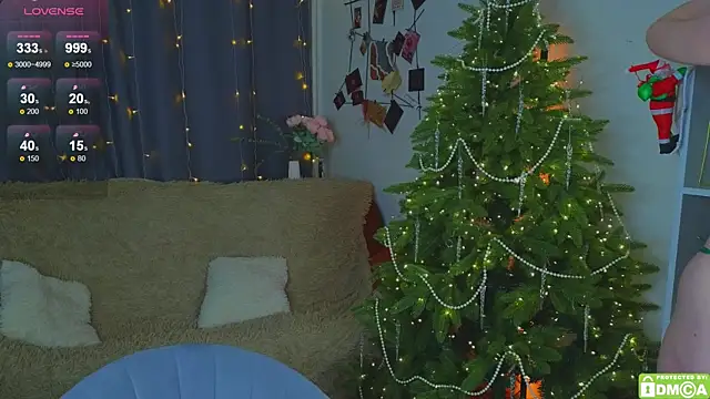 JoyceJones online show from January 5, 7:28 pm