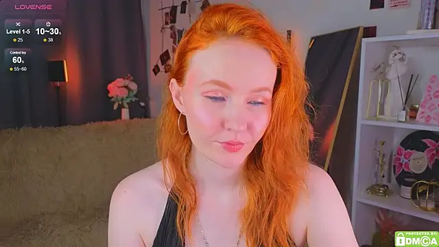 JoyceJones online show from November 18, 8:12 pm