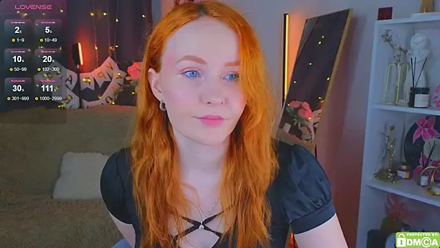 JoyceJones online show from January 13, 8:13 pm