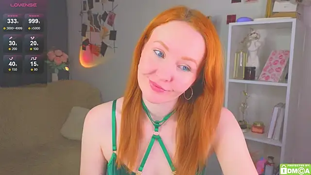 Snapshot of JoyceJones chatting on October 11, 7:37 pm JoyceJones online show from October 11, 7:37 pm