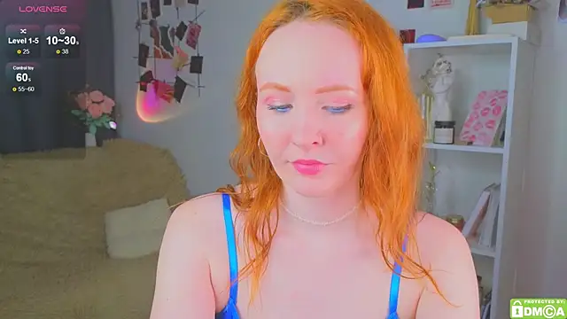 Snapshot of JoyceJones chatting on October 15, 7:33 pm JoyceJones online show from October 15, 7:33 pm