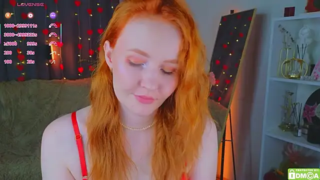 JoyceJones online show from February 19, 8:28 pm