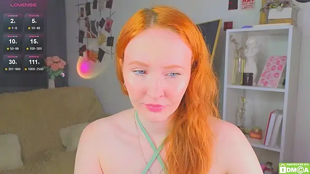 Snapshot of JoyceJones chatting on October 8, 7:14 pm JoyceJones online show from October 8, 7:14 pm