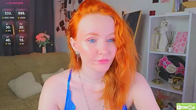 JoyceJones online show from November 10, 7:08 pm