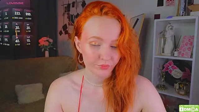JoyceJones online show from November 8, 8:12 pm
