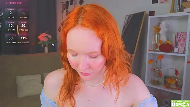 JoyceJones online show from November 6, 8:02 pm
