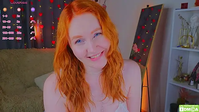 JoyceJones online show from February 17, 8:39 pm