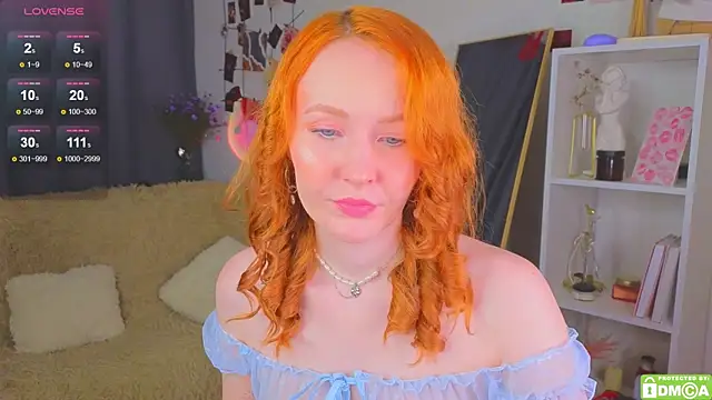 Snapshot of JoyceJones chatting on September 30, 7:09 pm JoyceJones online show from September 30, 7:09 pm
