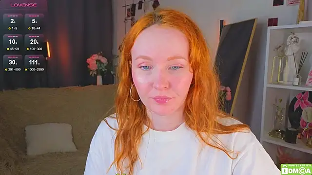 JoyceJones online show from December 1, 8:42 pm
