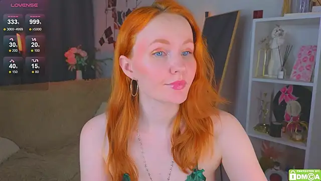 JoyceJones online show from November 30, 8:20 pm