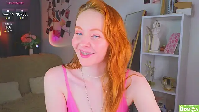 JoyceJones online show from October 29, 8:08 pm