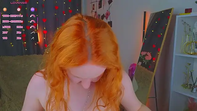 JoyceJones online show from March 1, 9:15 pm