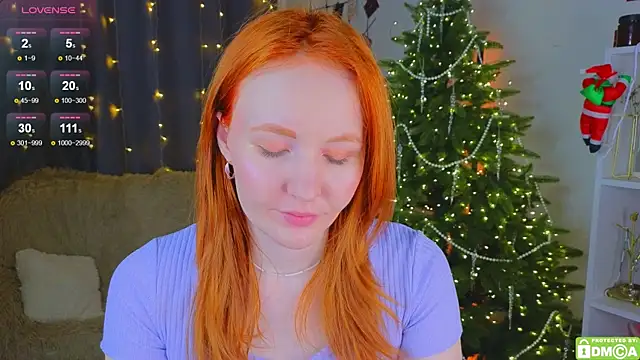 JoyceJones online show from December 22, 9:15 pm
