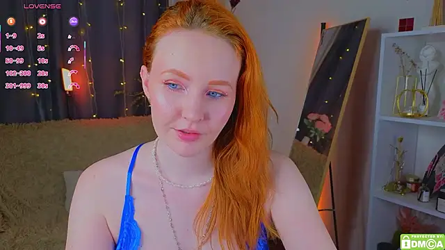 JoyceJones online show from February 7, 8:39 pm