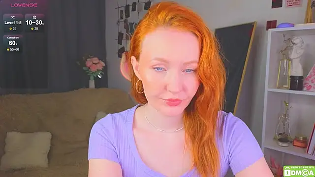 Snapshot of JoyceJones chatting on October 3, 7:04 pm JoyceJones online show from October 3, 7:04 pm