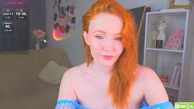 Snapshot of JoyceJones chatting on October 12, 7:37 pm JoyceJones online show from October 12, 7:37 pm