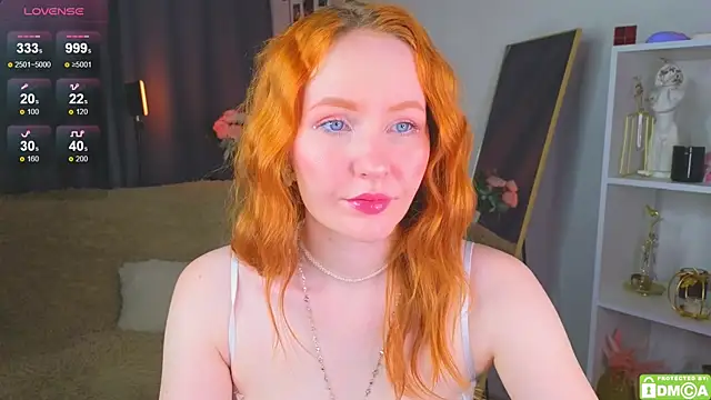 JoyceJones online show from October 25, 7:47 pm