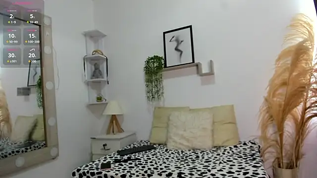 Snapshot of Samanta_Monroe chatting on October 12, 6:09 pm Samanta Monroe online show from October 12, 6:09 pm