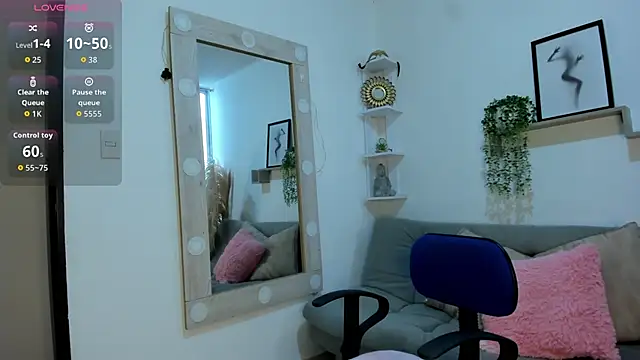 Snapshot of Samanta_Monroe chatting on September 18, 12:08 pm Samanta Monroe online show from September 18, 12:08 pm