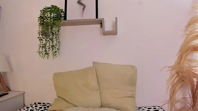 Snapshot of Samanta_Monroe chatting on October 8, 6:19 pm Samanta Monroe online show from October 8, 6:19 pm