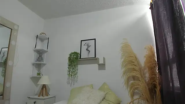 Snapshot of Samanta_Monroe chatting on September 23, 7:54 pm Samanta Monroe online show from September 23, 7:54 pm