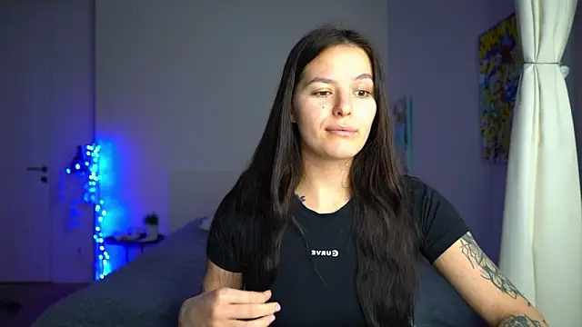 EwelynScott online show from December 3, 4:50 pm