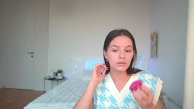 EwelynScott online show from October 6, 3:51 am