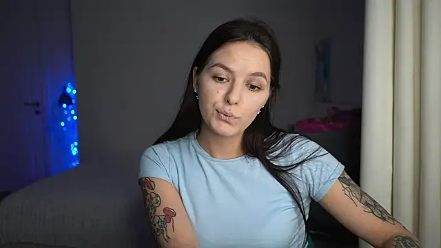 EwelynScott online show from November 17, 6:01 pm