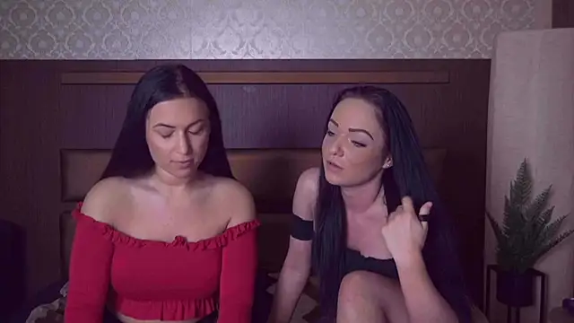 Snapshot of BustyBrunettes chatting on November 1, 11:48 am BustyBrunettes online show from November 1, 11:48 am