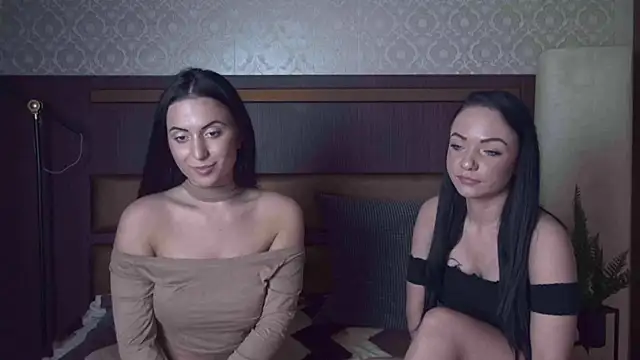 Snapshot of BustyBrunettes chatting on November 25, 10:04 am BustyBrunettes online show from November 25, 10:04 am