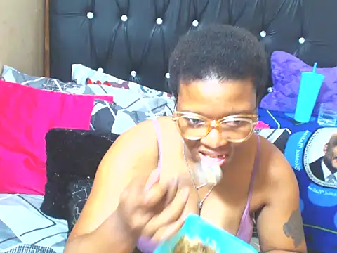 Snapshot of SexyMellon chatting on September 8, 8:08 pm SexyMellon online show from September 8, 8:08 pm